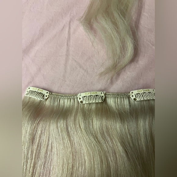 Cliphair Extensions Ice Blonde 16” - Picture 3 of 5